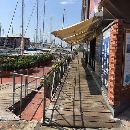Apartment Sull'acqua Del Porto Antico *