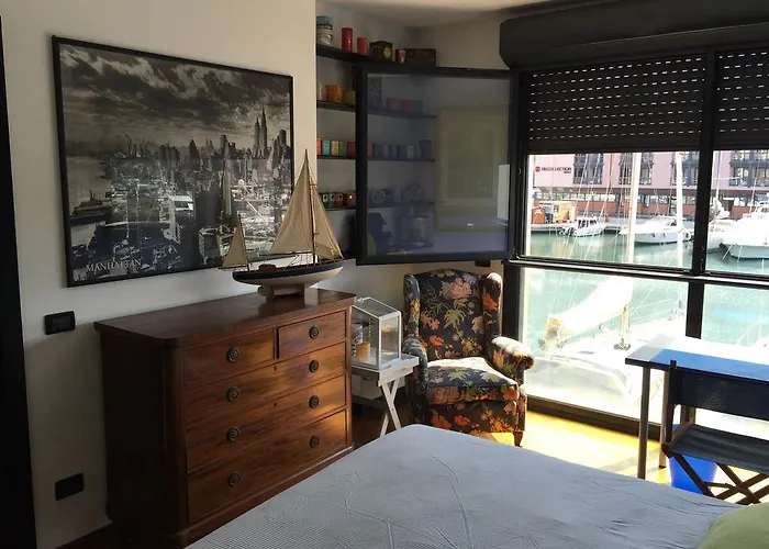 Sull'acqua Del Porto Antico アパート *