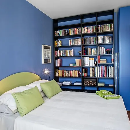 Sull'acqua Del Porto Antico Genua